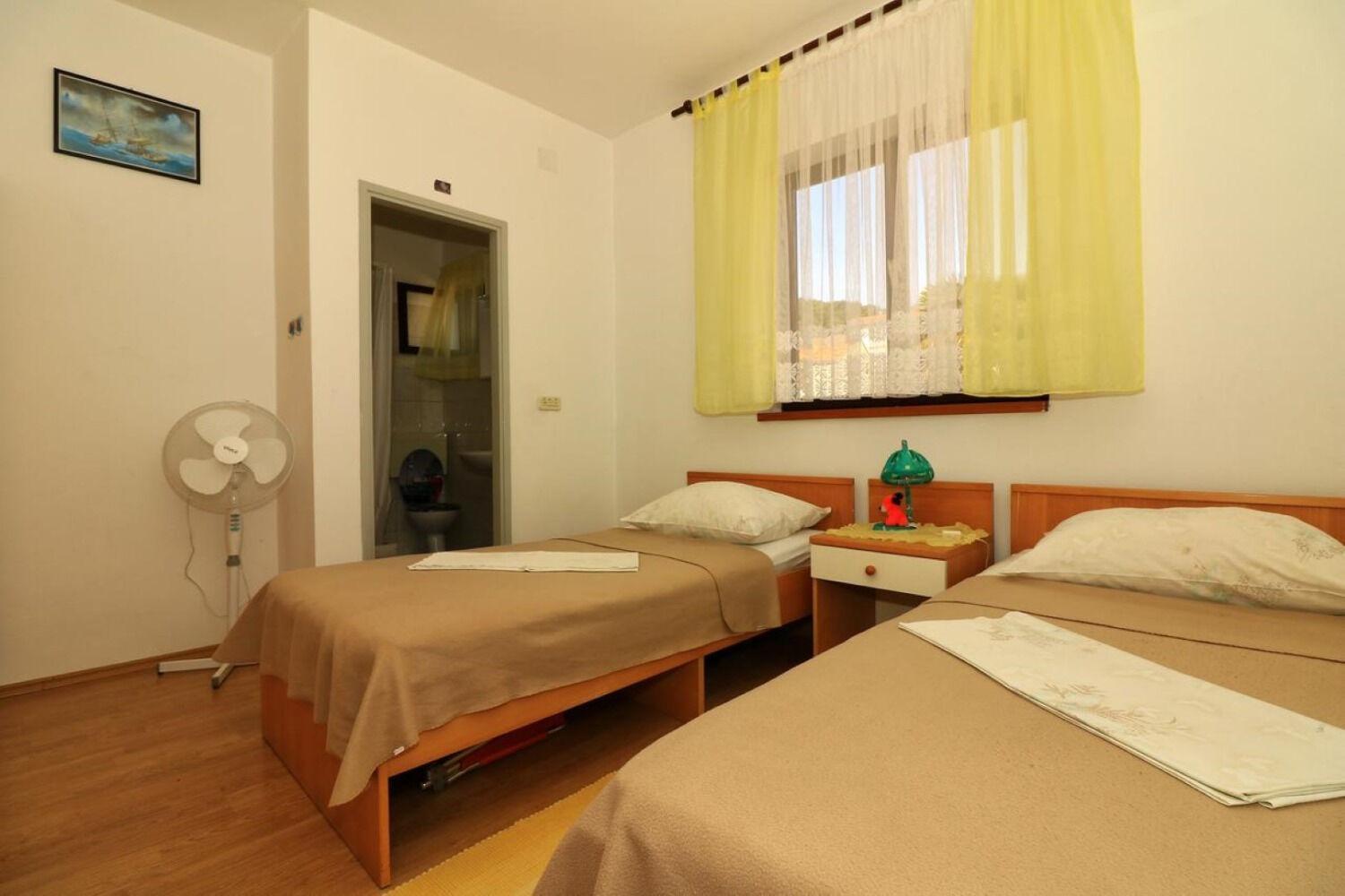 Apartments Slavica - Free Parking Jezera Exteriör bild